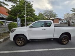 Toyota Hilux Revo full