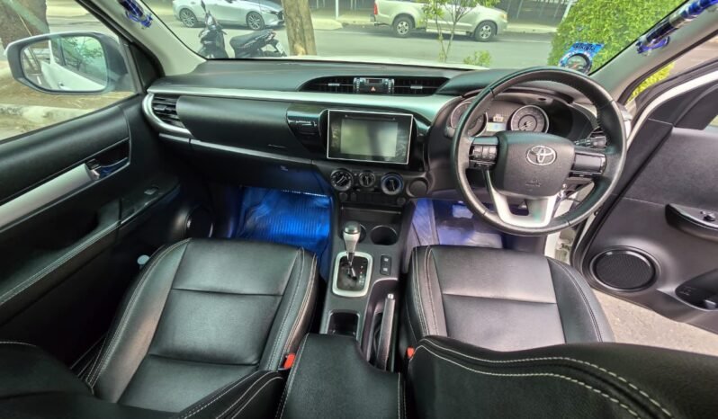 Toyota Hilux Revo full