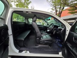 Toyota Hilux Revo full